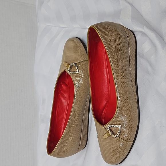 AMALFI BY RANGONI SLIP ON WEDGE SHOE SIZE 8 IN BIEGE/ TAN - Picture 2 of 9